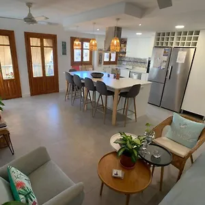 https://mundo-nuevo-centro-malaga.hotelsinnerja.org